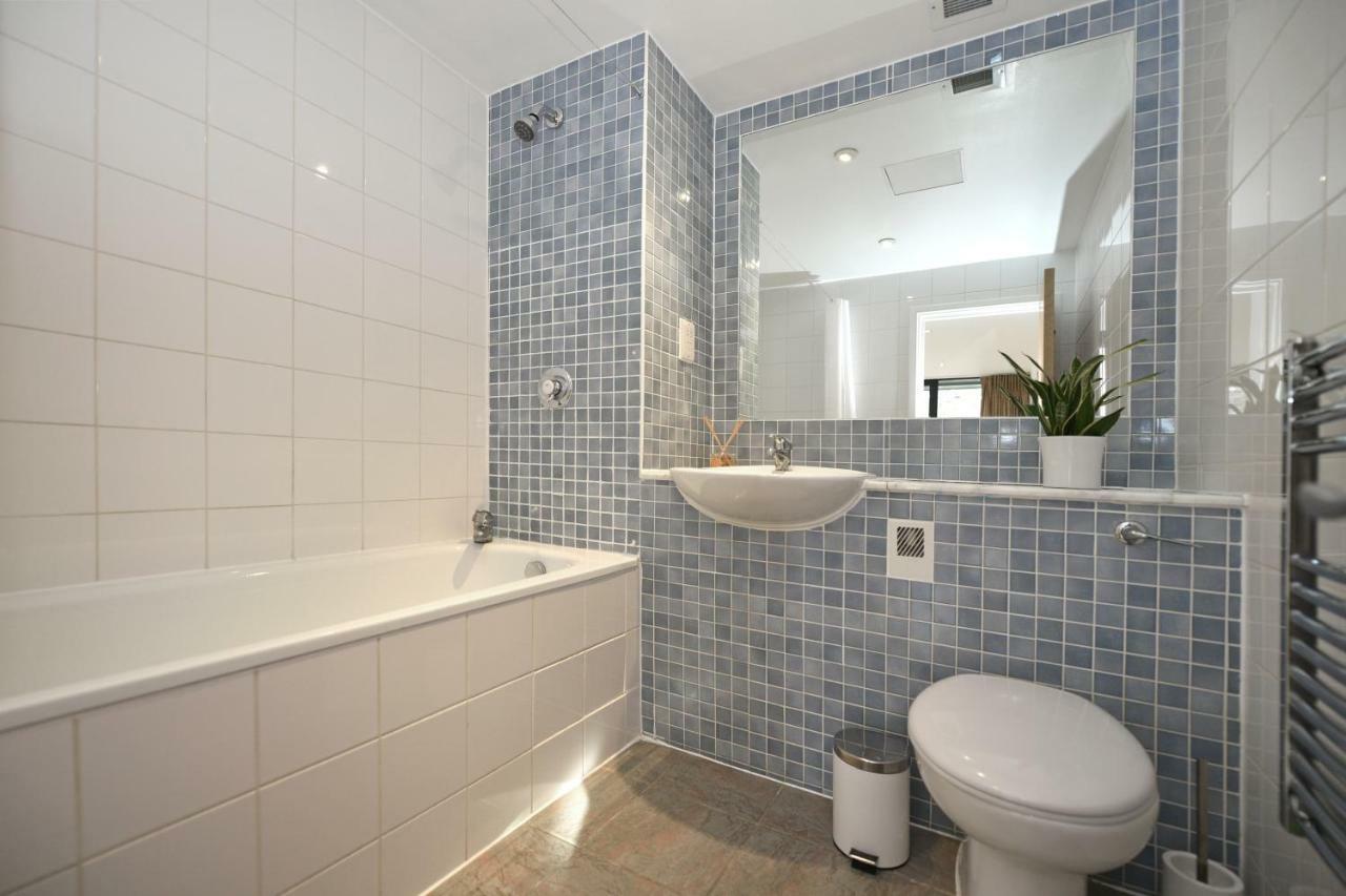 Modern & Peaceful Flat 2 Mins To Tube Apartamento Londres